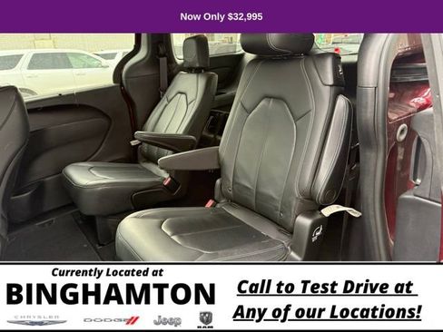 Used 2020 Chrysler Pacifica Touring-L w/ Advanced Safetytec Group image 19