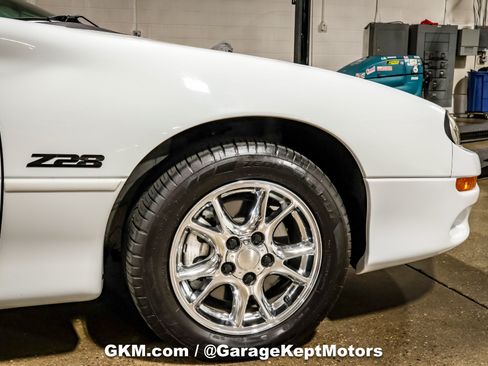 Used 2002 Chevrolet Camaro Z28 RWD image 65
