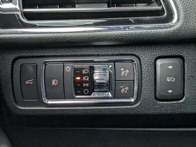 Used 2022 Lincoln Navigator 4WD image 24