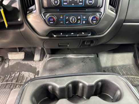 Used 2018 Chevrolet Silverado 1500 LT w/ All Star Edition AWD/4WD image 11