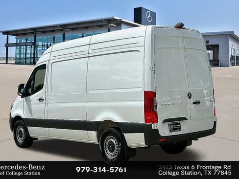 Used 2025 Mercedes-Benz Sprinter 2500 image 8