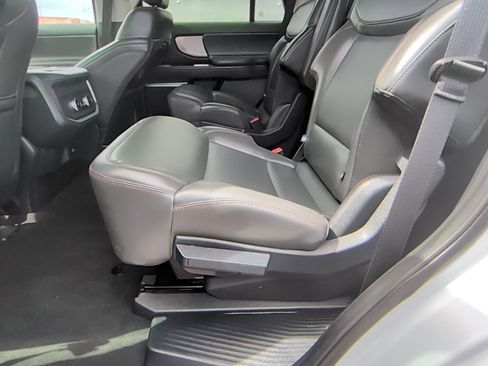 Used 2025 Ford Expedition Active AWD/4WD image 28