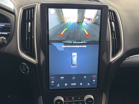 Used 2022 Ford Edge SEL AWD/4WD image 14