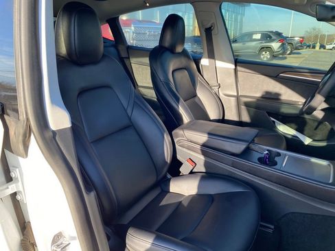 Used 2023 Tesla Model Y Long Range image 31