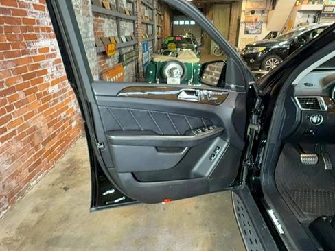 Used 2015 Mercedes-Benz GL 450 4MATIC image 12