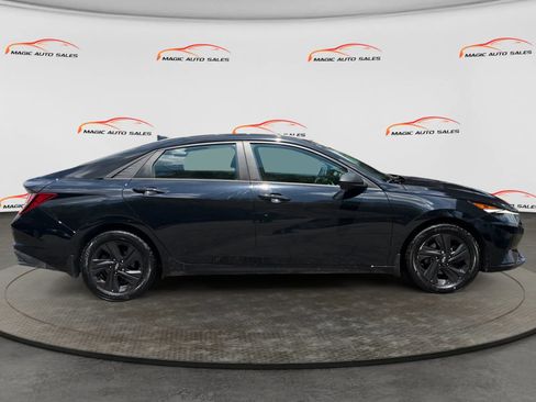 Used 2022 Hyundai Elantra SEL w/ Convenience Package FWD image 6