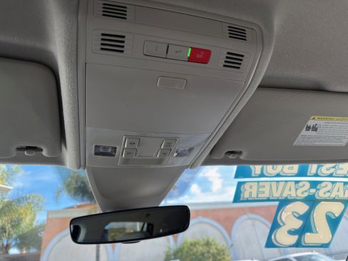 Used 2024 Volkswagen Tiguan S image 34