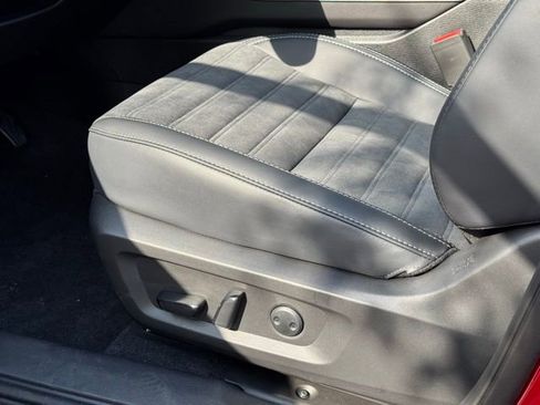 New 2025 Mitsubishi Outlander SE image 19