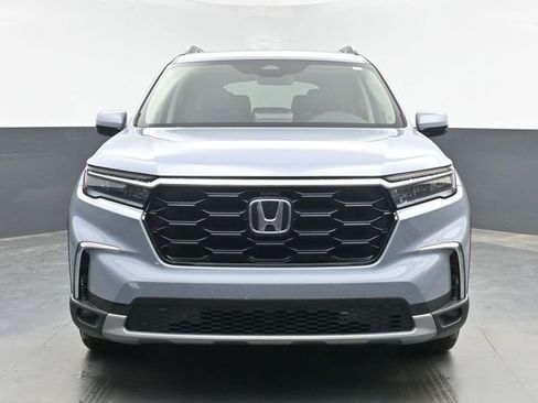 Used 2025 Honda Pilot Touring image 3