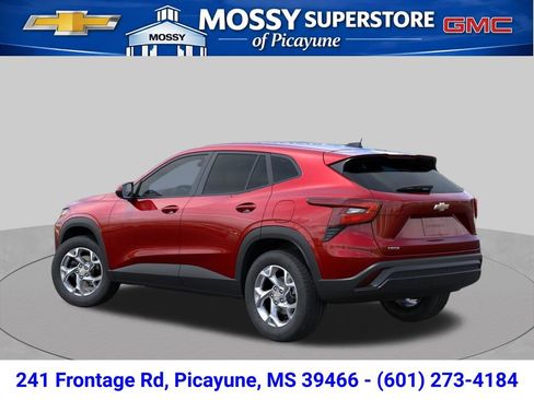 New 2026 Chevrolet Trax LS w/ LS Convenience Package FWD image 3