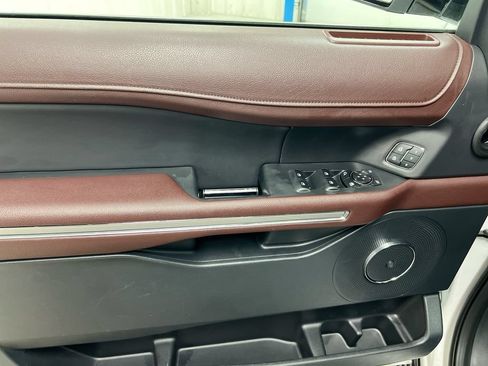 Used 2022 Ford Expedition Max Limited AWD/4WD image 22