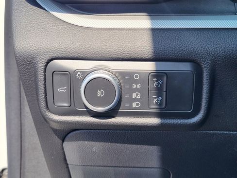 Certified 2022 Ford Explorer XLT w/ Equipment Group 202A image 23