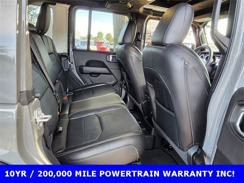 Used 2023 Jeep Wrangler Unlimited Sahara image 12