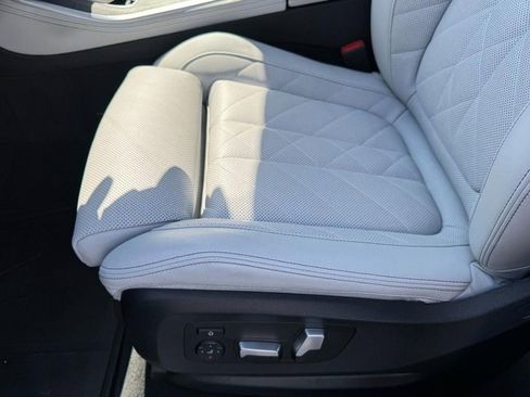 Used 2025 BMW X5 xDrive40i w/ Premium Package AWD/4WD image 15