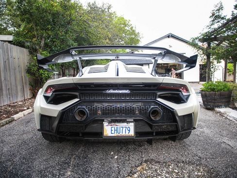 Used 2023 Lamborghini Huracan STO RWD image 5