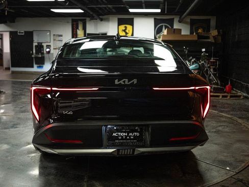 Used 2025 Kia K4 LX image 6