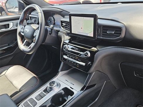 Used 2022 Ford Explorer ST-Line w/ Class IV Trailer Tow Package image 15