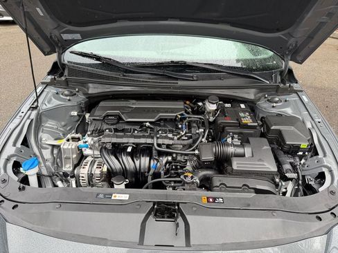 Used 2025 Hyundai Elantra SEL FWD image 29