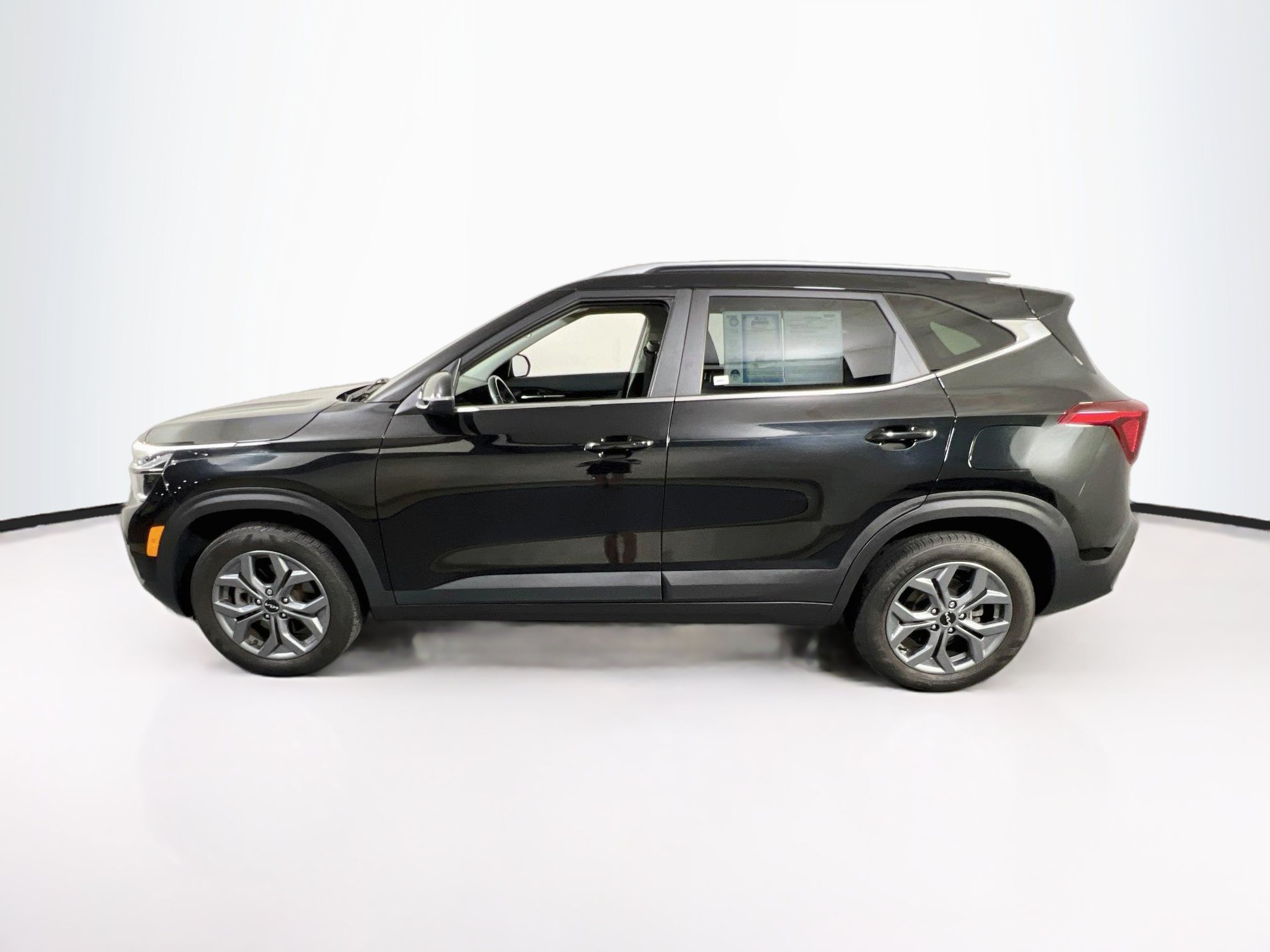 Used 2024 Kia Seltos S AWD/4WD image 8