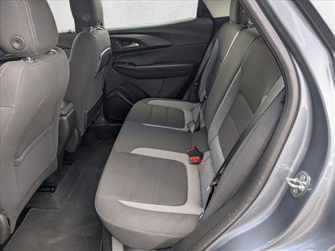 Used 2022 Chevrolet TrailBlazer LS FWD image 17