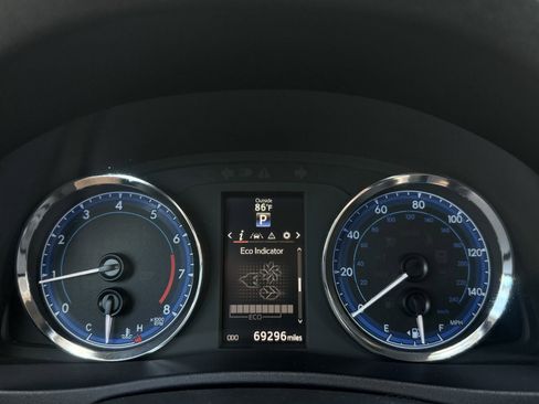 Used 2018 Toyota Corolla SE image 11