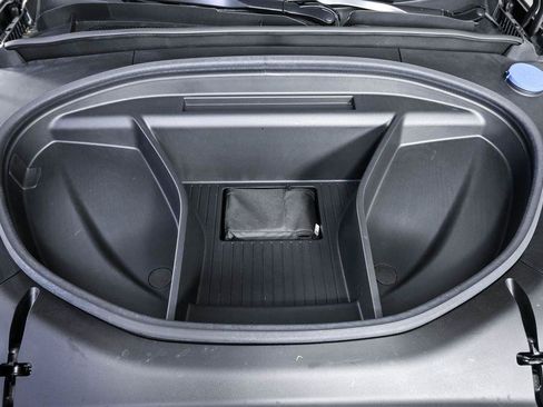 Certified 2025 Volvo EX90 Plus AWD/4WD image 37