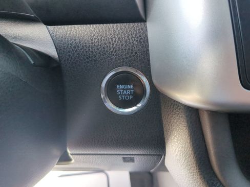 Used 2015 Toyota Highlander XLE FWD image 24