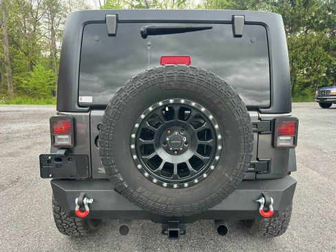 Used 2018 Jeep Wrangler Unlimited Sport S AWD/4WD image 4