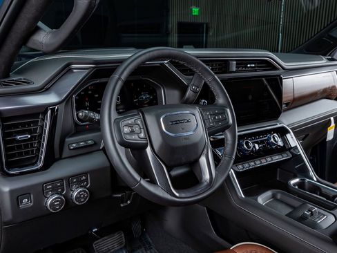 Used 2026 GMC Sierra 3500 Denali Ultimate image 17