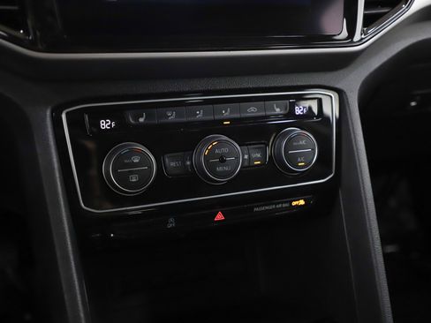 Used 2021 Volkswagen Atlas SEL image 25