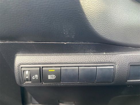 Used 2020 Toyota Corolla SE image 25