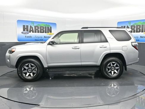 Used 2024 Toyota 4Runner TRD Off-Road image 2