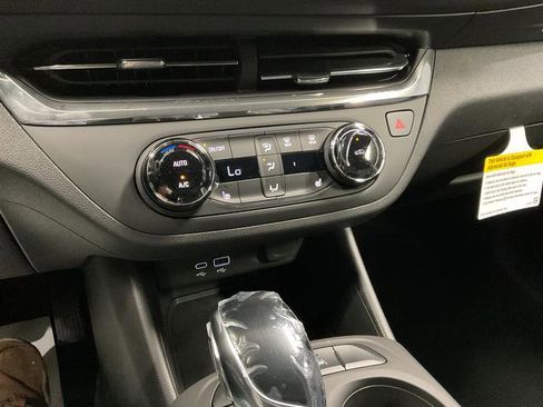 New 2026 Buick Envista Preferred FWD image 17