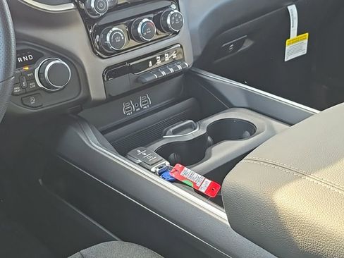 New 2026 RAM 1500 Express AWD/4WD image 11