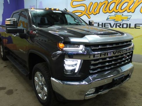Used 2020 Chevrolet Silverado 2500 LTZ w/ LTZ Plus Package image 2