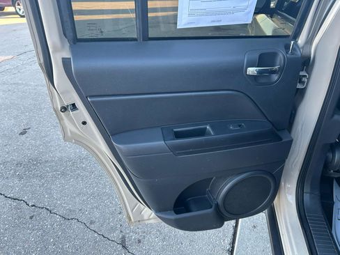 Used 2017 Jeep Patriot High Altitude image 13