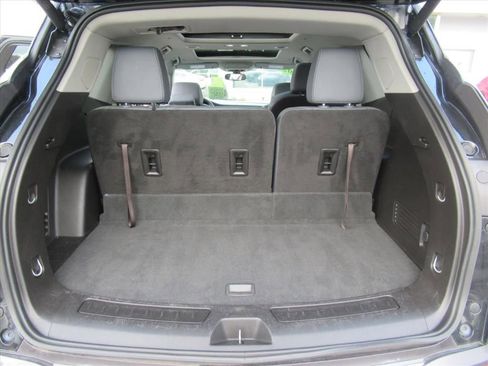 Used 2020 Buick Enclave Essence w/ Sound and Sites Package image 32