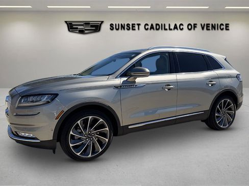 Used 2023 Lincoln Nautilus Reserve w/ Equipment Group 202A image 7