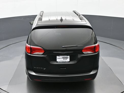 Used 2018 Chrysler Pacifica Touring-L Plus w/ Advanced Safetytec Group FWD image 31