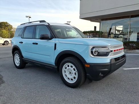 New 2025 Ford Bronco Sport Heritage w/ Convenience Package AWD/4WD image 2