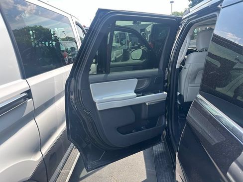 Used 2025 Ford Expedition Max Platinum w/ Driver's Package AWD/4WD image 14