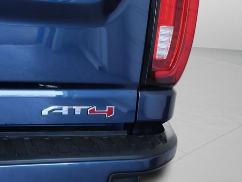 Used 2020 GMC Sierra 2500 AT4 w/ AT4 Premium Package AWD/4WD image 37