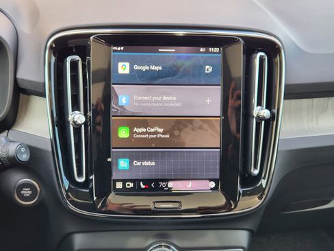 Used 2025 Volvo XC40 B5 Core w/ Protection Package Premier image 24