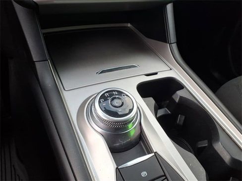 Used 2022 Ford Explorer XLT image 17