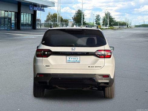 New 2026 Honda Pilot Black Edition image 8