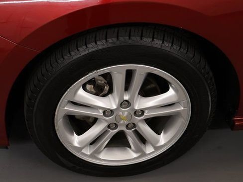 Used 2017 Chevrolet Cruze LT w/ Sun And Sound Package image 7