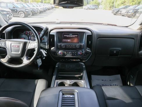 Used 2018 RAM 1500 Laramie w/ Convenience Group AWD/4WD image 7