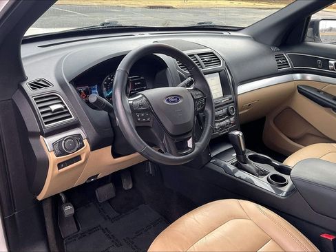 Used 2017 Ford Explorer XLT w/ Equipment Group 202A image 14