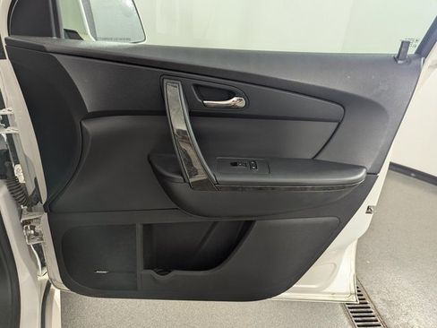 Used 2012 GMC Acadia Denali image 21