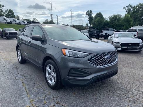 Used 2024 Ford Edge SE AWD/4WD image 2